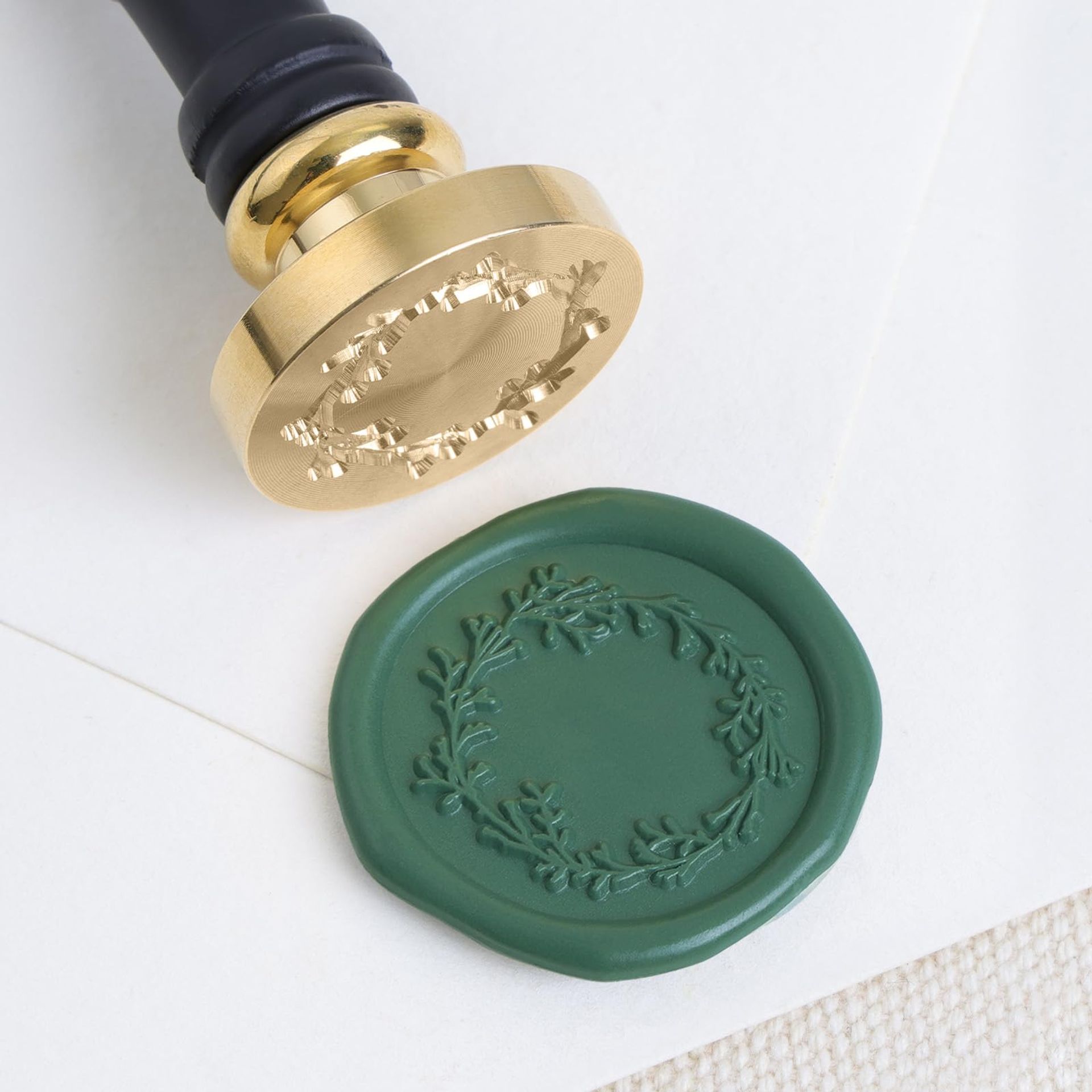 Garden Wreath Floral Wax Seal Stamp – Elegant Botanical Design for Wedding Invitations, Cards, Envelopes & Creative Craft Projects - Valentines