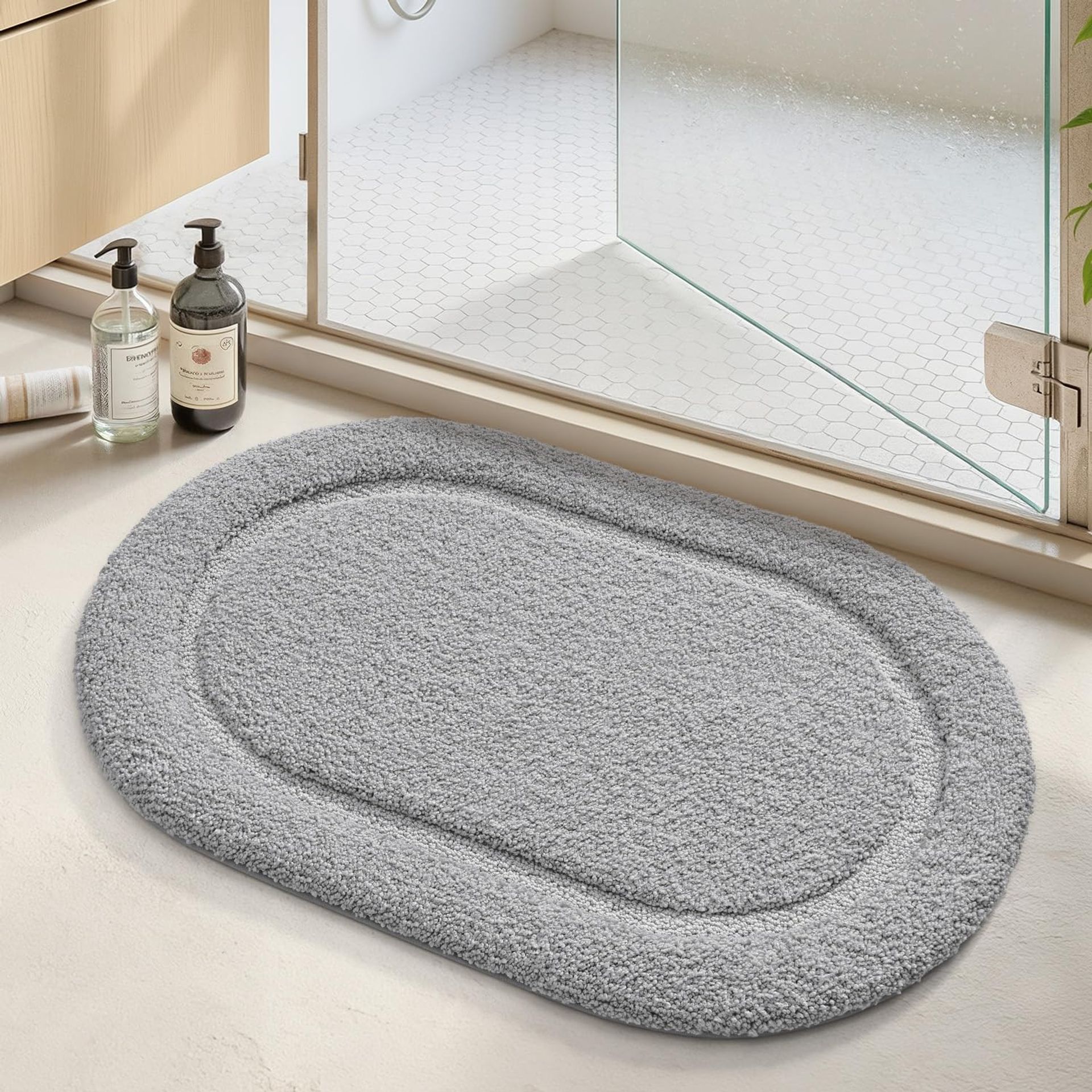 Non Slip Bath Mat Soft Absorbent Washable Bathroom Rug for Floor, Shower or Sink - Grey 50x80 cm Oval