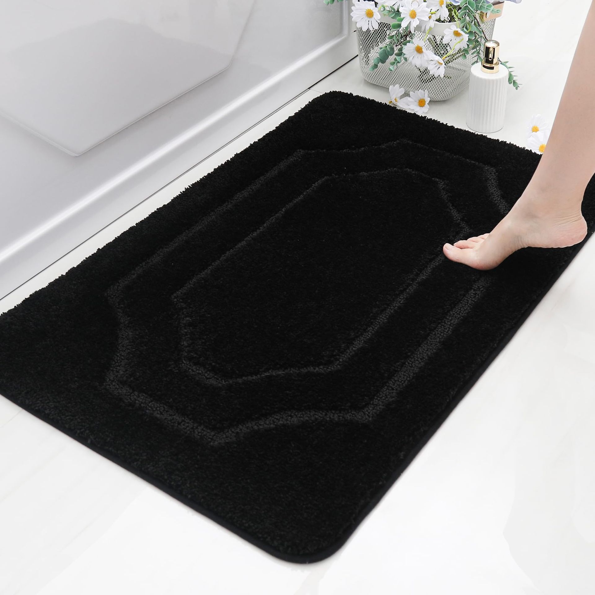 Non-Slip Bathroom Rug Soft Absorbent Polyester Bath Mat Quick Dry, Machine Washable, 60x90cm Black