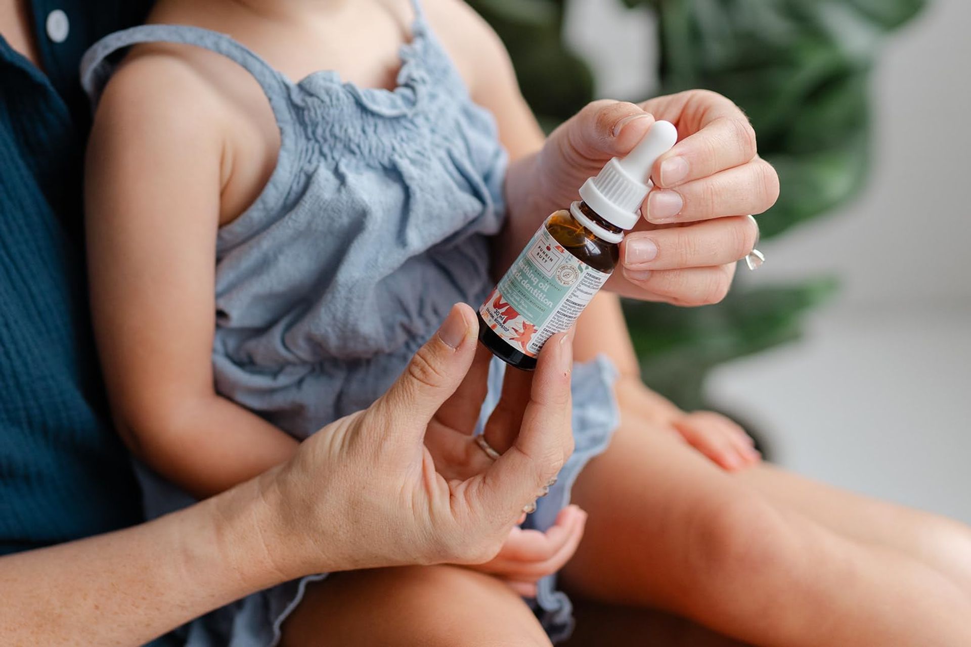 Natural Teething Relief Oil 30ml for Babies - Soothe & Calm Gums Quickly