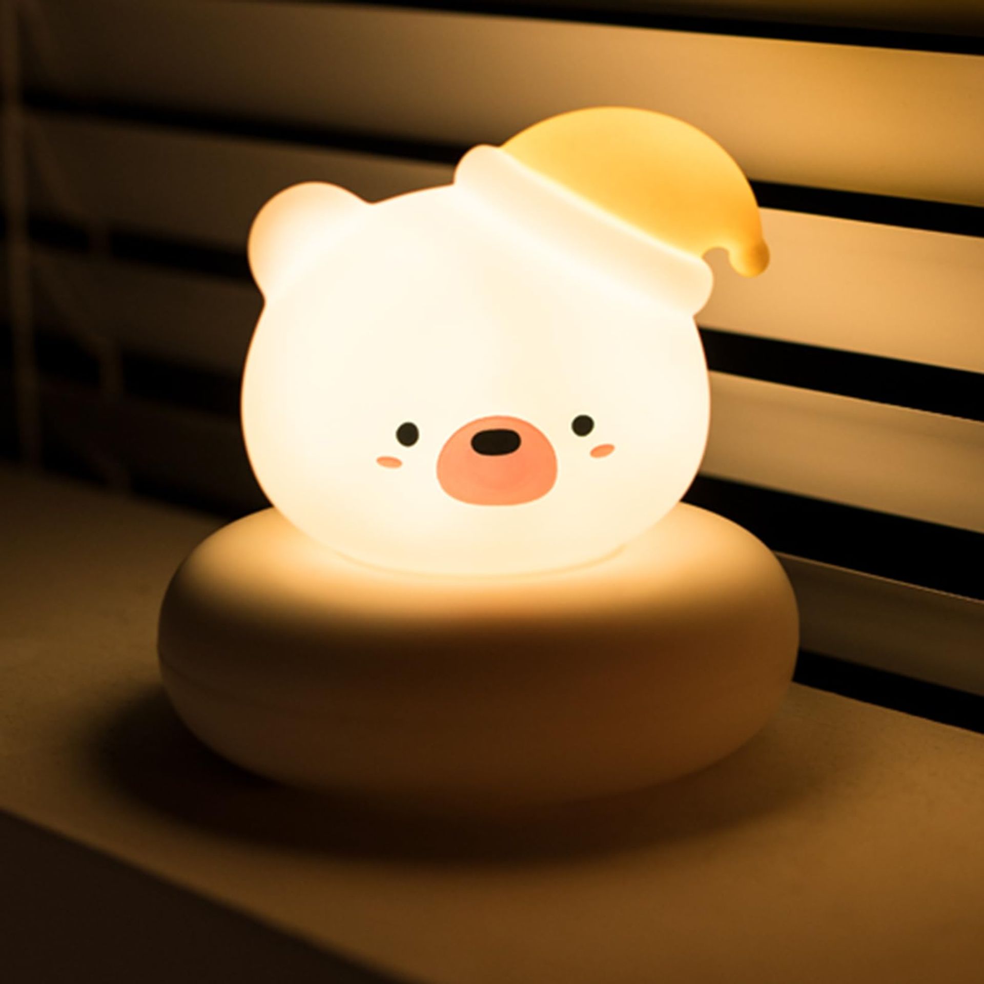 Annmore Rechargeable Bear Night Light for Kids - Dimmable with Timer, Portable Bedside Lamp