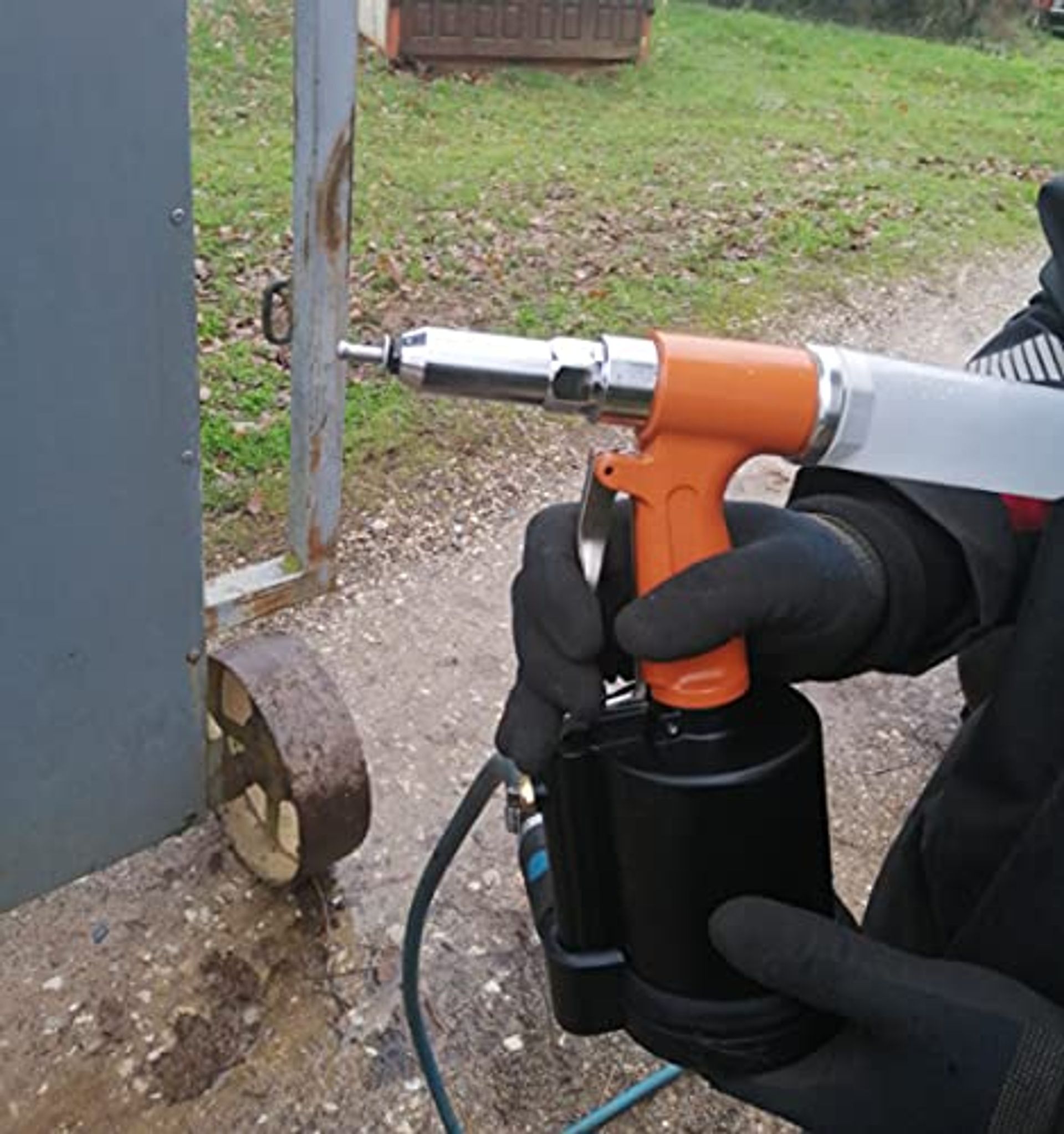 Pneumatic Rivet Gun Hydraulic Air Riveter Tool With 5 Nosepieces 1/4-3/32