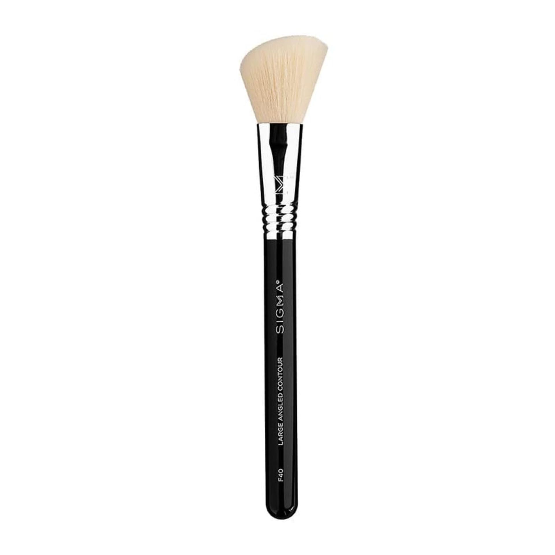 Large Angled Contour Brush for Blush, Bronzer & Highlighting with Soft Synthetic Fibres - Silver F40