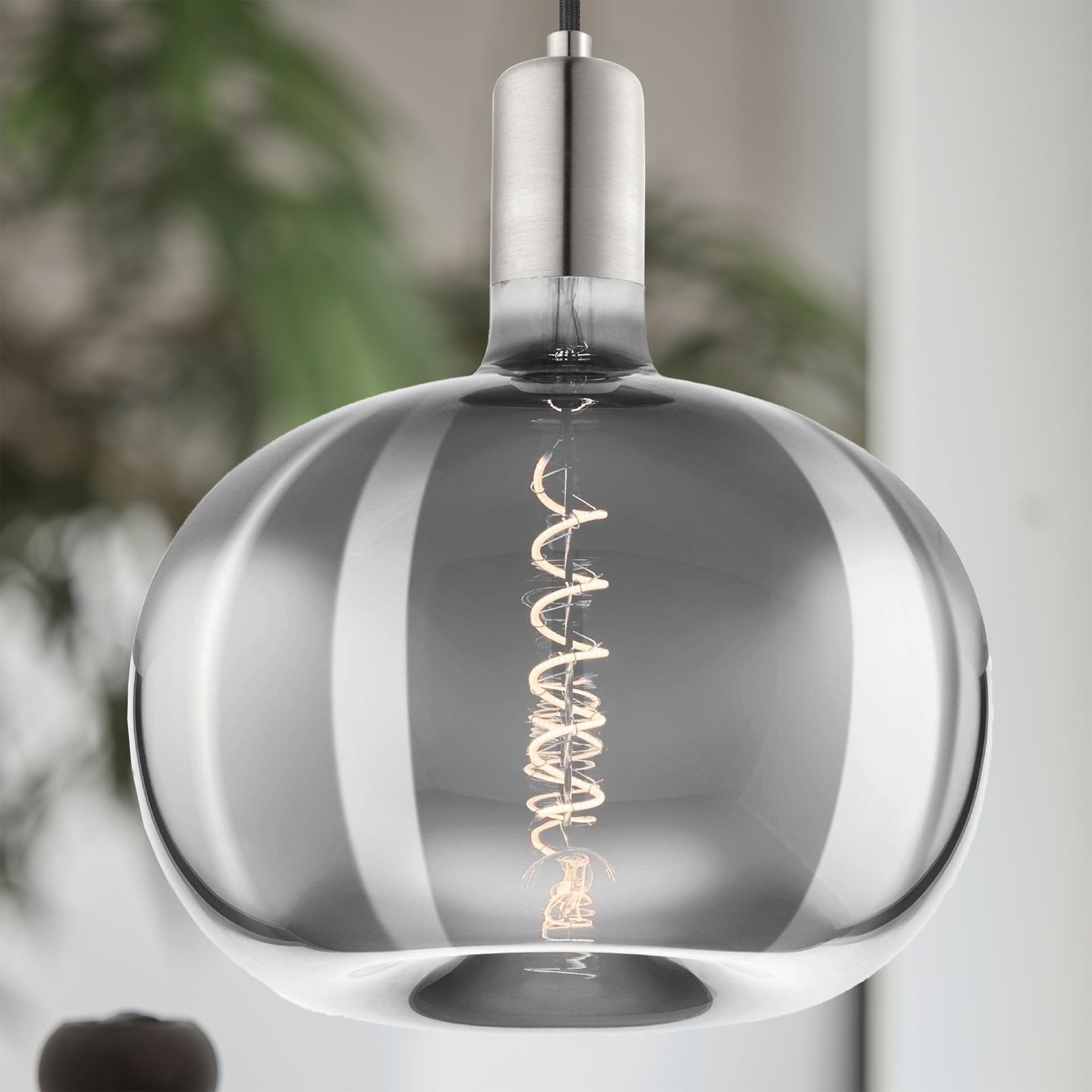 E27 LED Apple-Shaped Decorative Bulb 4W Chrome 2200K – Dimmable