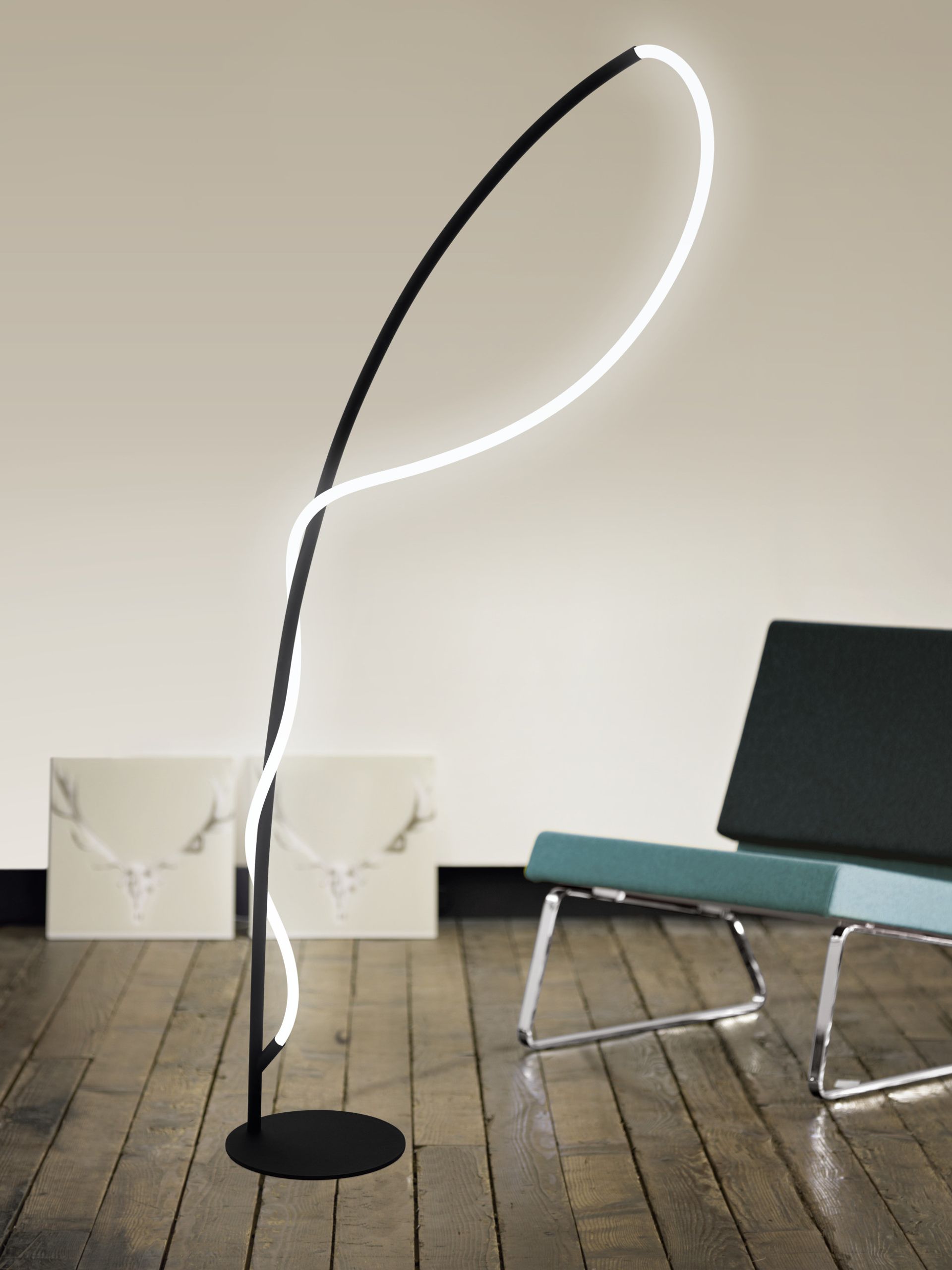 EGIDONELLA 20.5W LED Floor Lamp – Black & White