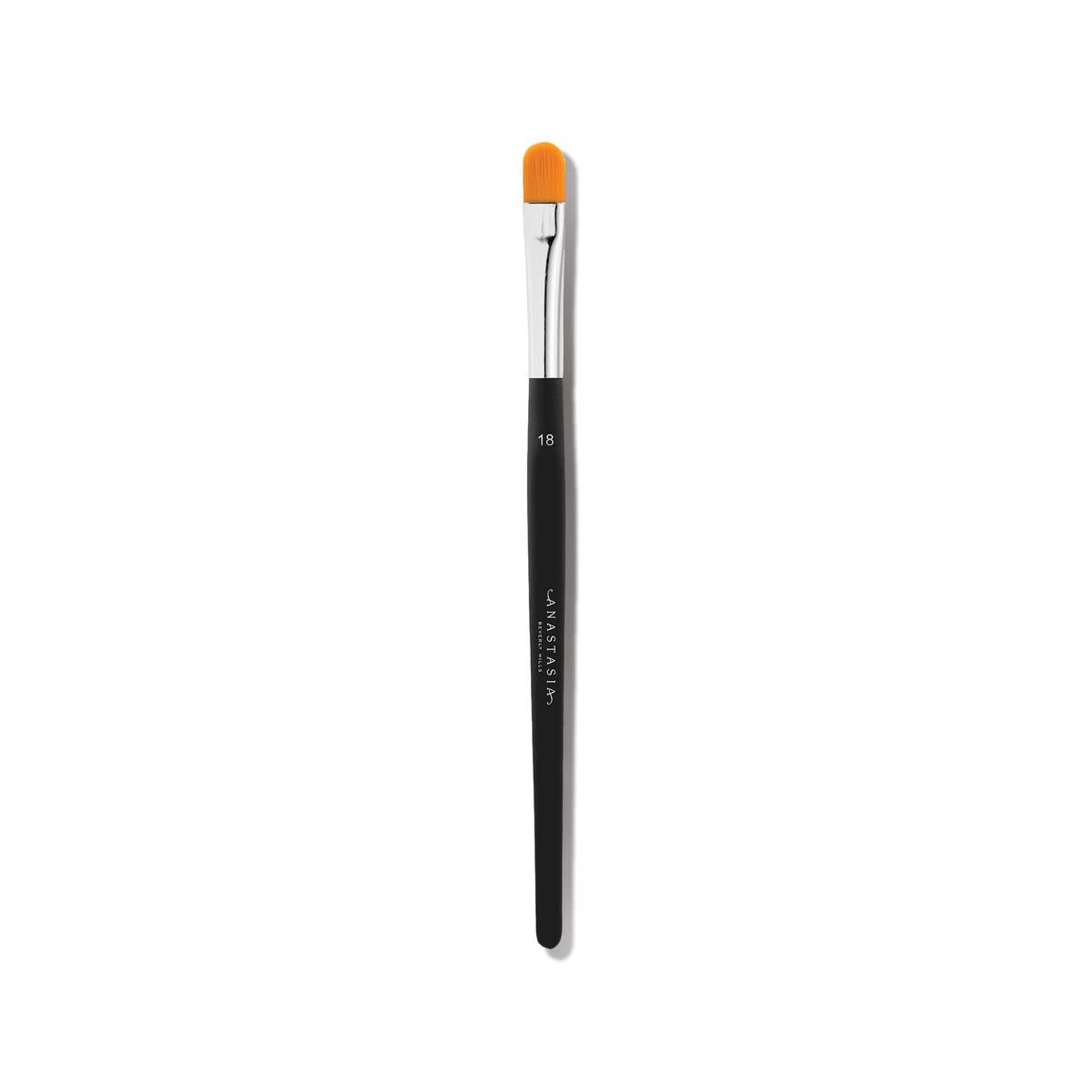 Precision Concealer and Brow Brush for Detail Application - #18