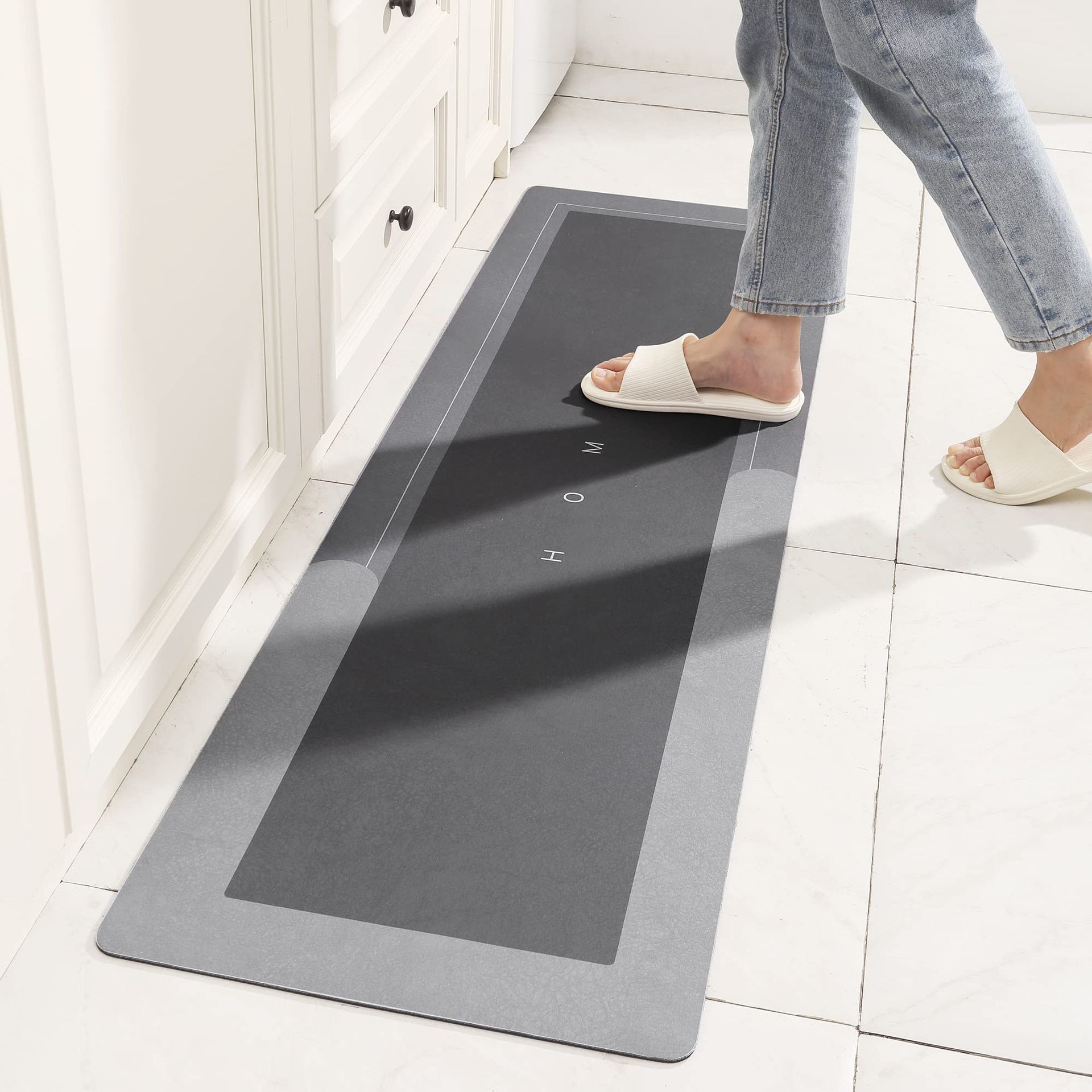 Super Absorbent Bath Mat Non-Slip Quick-Drying Machine Washable Carpet - Light Grey 45 x 150 cm