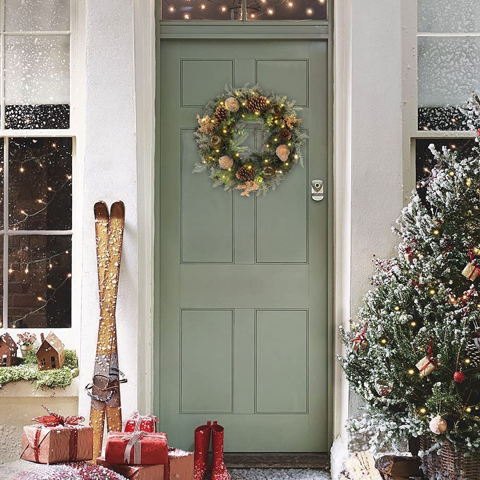 　Decorated Christmas Wreath Christmas Wreath – buy online or call 01342 300 500