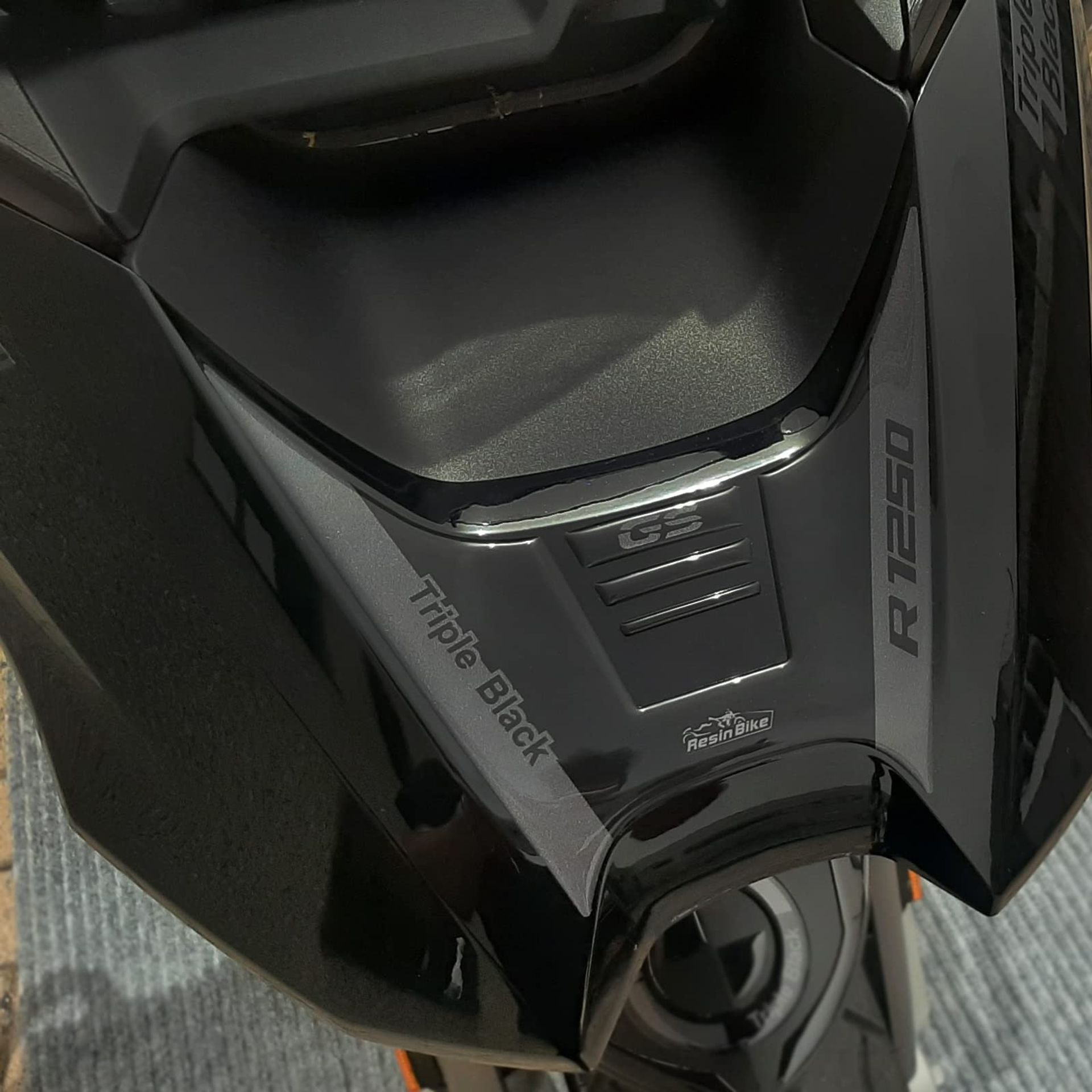 Motorcycle 3D Resin Protective Stickers Compatible with BMW R 1250 GS Triple Black 2021–2024 Front Toe Cap Protection from Scratches and Bumps - Black Puntale